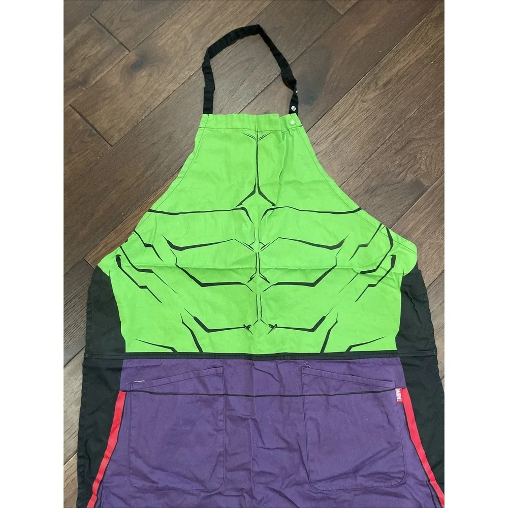 Marvel The incredible Hulk Adult Kitchen Apron Disney Store 38 1/2'' H x 28 1/3